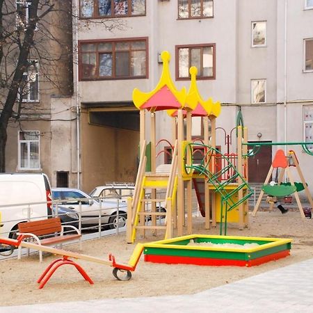 Комфортні Апартаменти 82 Ivano-Frankivsk Exterior foto